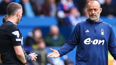 Nuno Espirito Santo looks at the officials during the Everton game.