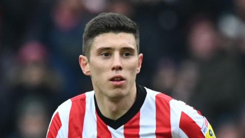 Ross Stewart playing for Sunderland