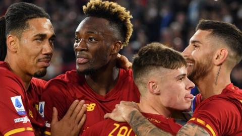 Roma celebrate a Tammy Abraham goal