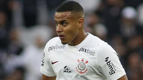 Murillo playing for Corinthians