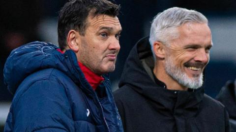 Raith Rovers' Ian Murray and Dundee United's Jim Goodwin