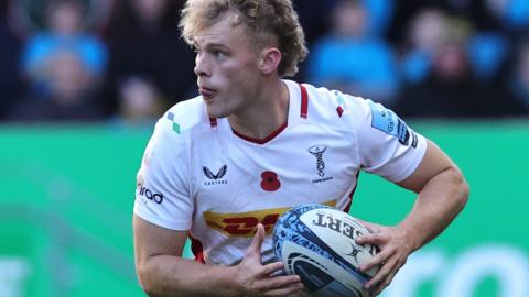 Louis Lynagh playing for Harlequins