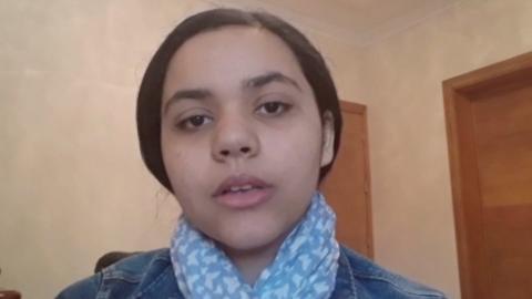 Teenager Sajeda Shareif hopes her actions will encourage peace in a country which has faced instability since 2011.