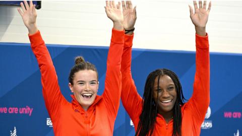 Gold medallists Desharne Bent-Ashmeil (r) and Amy Rollinson (l) of Great Britain