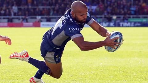 Tom O'Flaherty scores a try for Sale Sharks