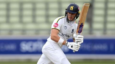 Warwickshire's Jacob Bethell