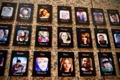 В штаб-квартире Управления по борьбе с наркотиками в штате Вирджиния есть стена с фотографиями молодых людей, умерших от передозировки фентанилом