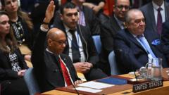 El embajador adjunto de Estados Unidos ante la ONU, Robert Wood, votando en contra de una resolución para permitir la incorporación de un Estado palestino como miembro de la ONU.