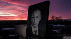 Donteskdə nəzarət postunda bir il əvvəl yerləşdirilən Vladimir Putinin portreti