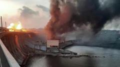 После ударов по ДнепроГЭС начался сильный пожар