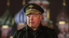 General Salyukov Qırmızı meydanda