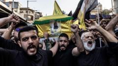 Partidários do Hezbollah protestam contra Israel em Beirute