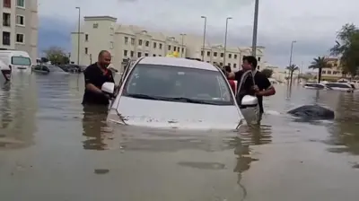 Obilna kiša izazvala bujične poplave u zemljama Zaliva