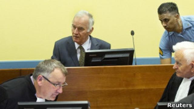 Ратко Младич в первый день суда старался держаться уверенно