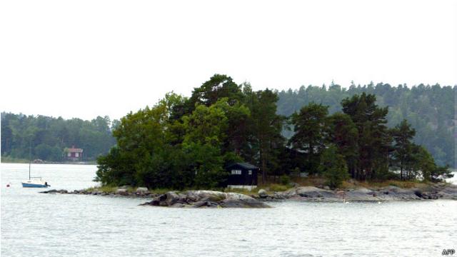 Поиски подводной лодки ведутся в Стокгольмском архипелаге