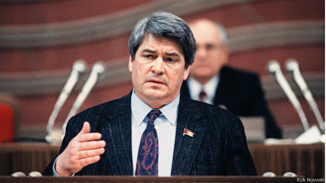 Народный депутат СССР Юрий Афанасьев (1990 год)