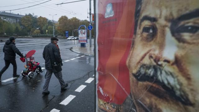 Портрет Сталина в Донецке