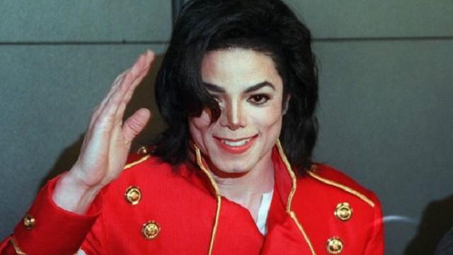 Майкл Джексон приобрел права на все песни, принадлежащие ATV Music, в 1995 году
