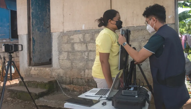 Des appareils portables à rayons X sont désormais utilisés dans des pays tels que les Philippines pour dépister la tuberculose.