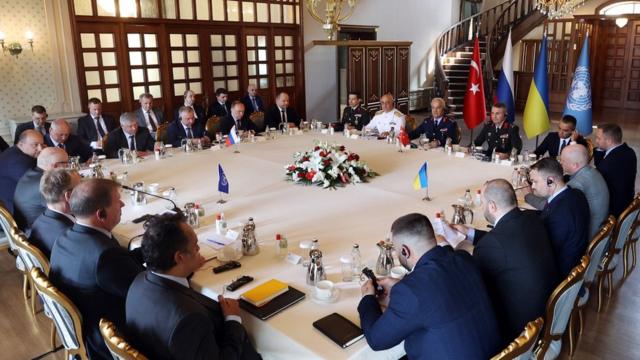 Во время переговоров (фотография министерства обороны Турции)