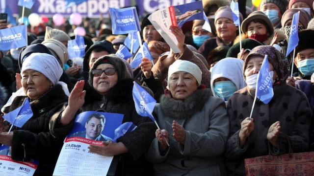 Митинг сторонников Жапарова в Токмоке