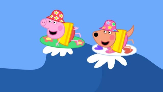 Свинка Пеппа и ее друг занимаются серфингом