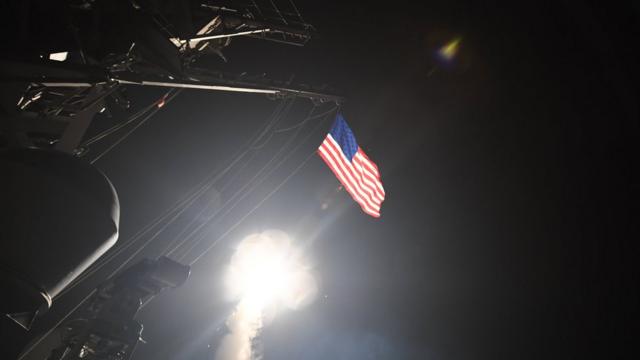 Ракетный удар с американского корабля по сирийской авиабазе
