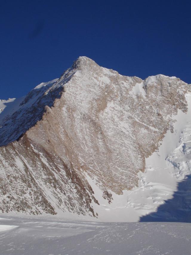 Теперь в Антарктиде есть гора Сису