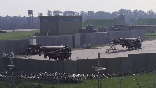 Ракеты Pershing 2 на американской базе "Хайльбронн" в Западной Германии