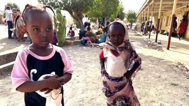 کودکان آواره به‌خاطر جنگ داخلی در سودان، بندر سودان، ۳ ژانویه ۲۰۲۴