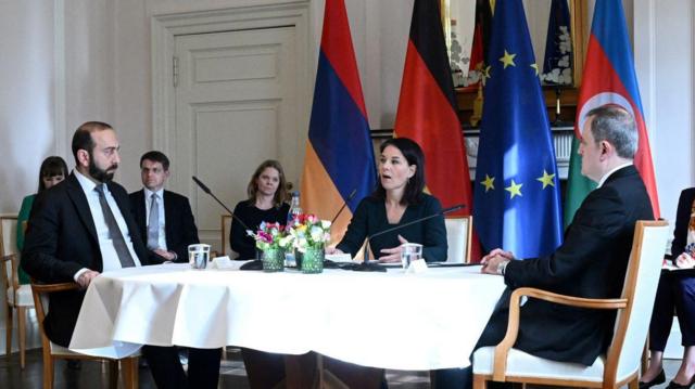 Мирные переговоры между Арменией и Азербайджаном в Берлине