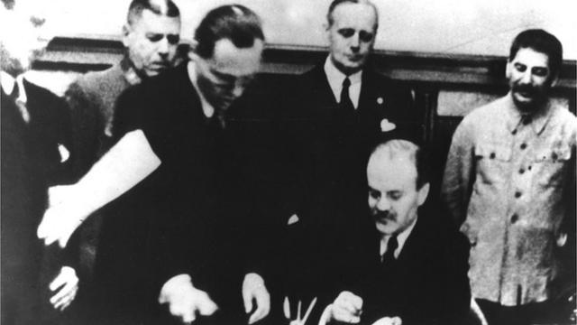 підписання пакту Молотова-Ріббентропа