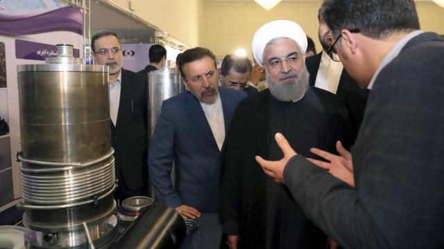 Президент Ирана Хассан Роухани на выставке ядерных достижений Ирана в 2018 году