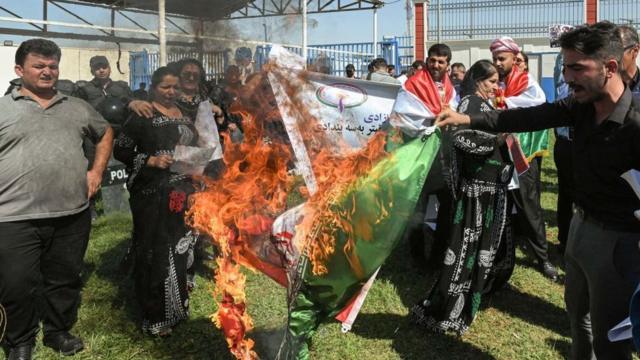 Сжигание иранского флага