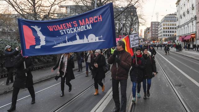 Женский марш в Стокгольме после избрания Дональда Трампа президентом США