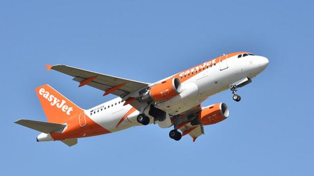 Самолет британского лоукостера EasyJet