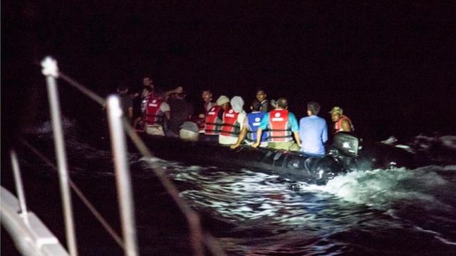 Спасение мигрантов у берегов Греции