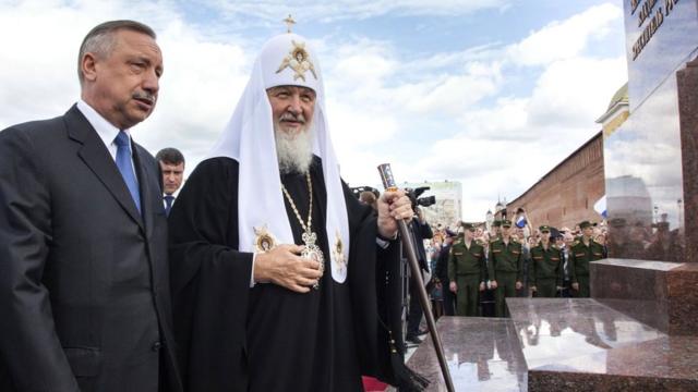 На должности полпреда Беглов (слева) занимался все больше взаимодействием с РПЦ. Август 2015 г.