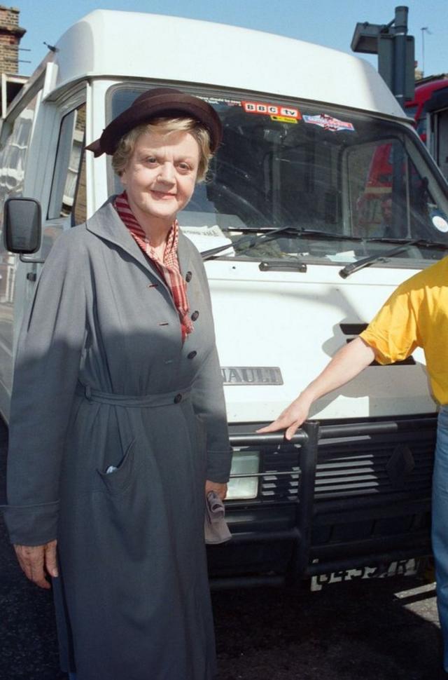 Анджела Лэнсбери в образе Джессики Флетчер в 1992 году