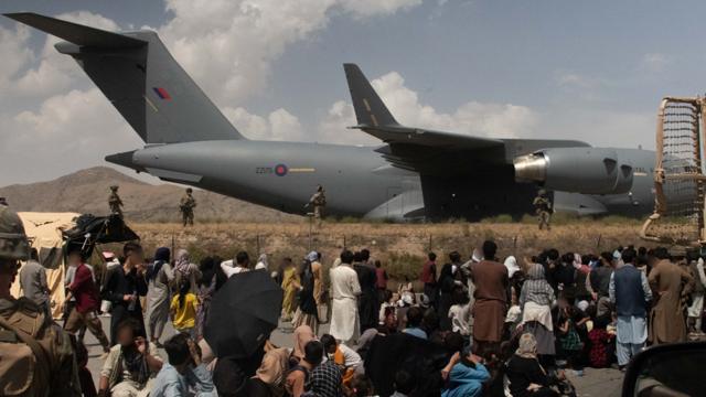 Самолет ВВС Британии в Кабуле