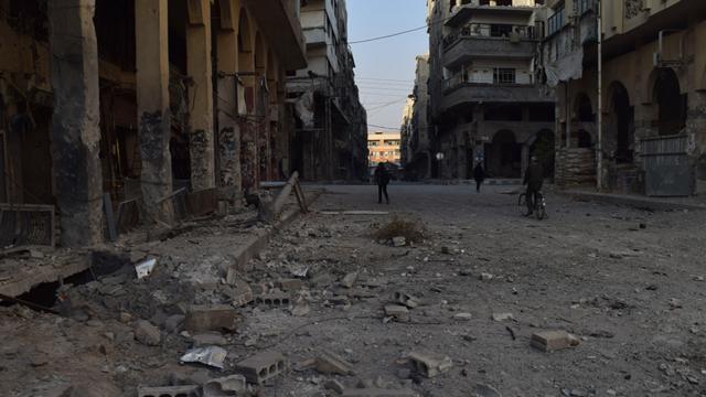 ebruary 12, 2018 - Syria, Damascus Gouta Douma, Syria - Airstrikes pummel besieged Eastern Ghouta