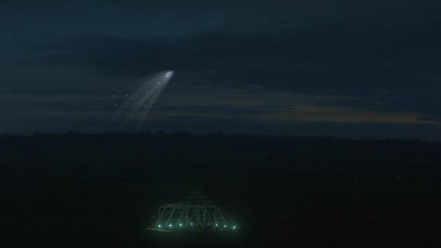 За сутки до официального анонса концерта в веб-камерах Гластонбери появился интригующий намек в виде ракеты над сценой "Пирамида"