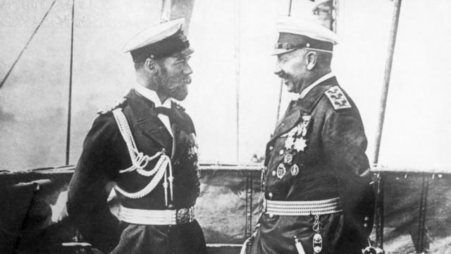 Император Николай II со своим двоюродным братом кайзером Германии Вильгельмом II незадолго до начала Первой мировой войны