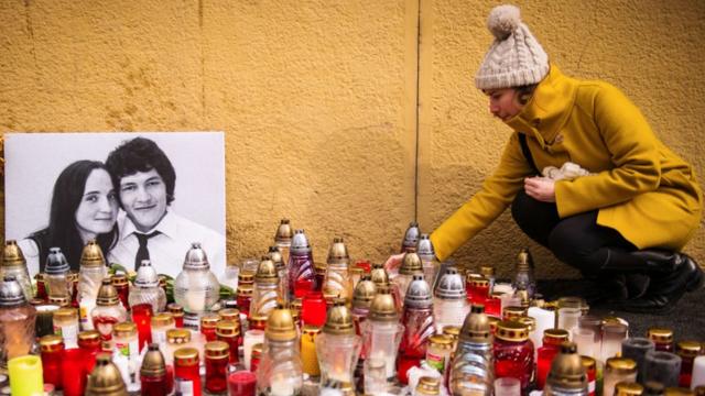 Импровизированный мемориал памяти Куцяка в Братиславе после его убийства в 2018 году