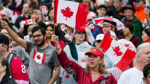 Канадцы на фестивале в честь дня страны