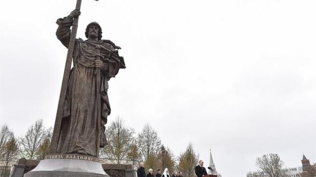 Киевский князь Владимир оказался в сердце российской столицы