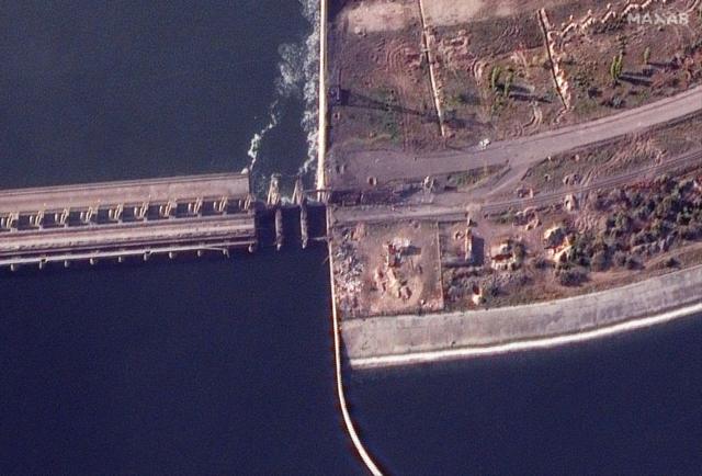 Спутниковый снимок, разрушенная плотина