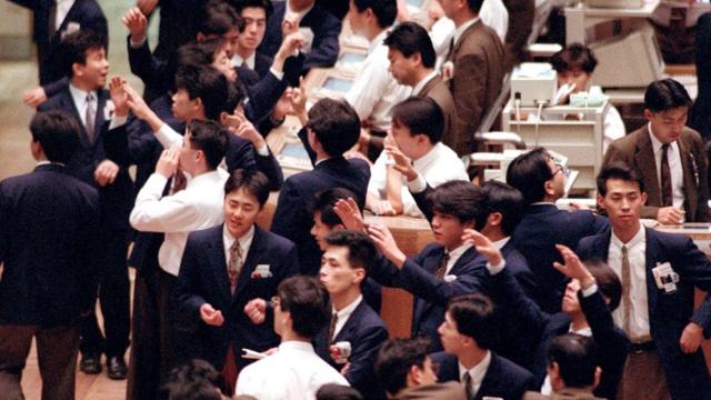 Торги на Токийской фондовой бирже в марте 1992 года