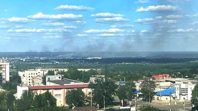 З Лисичанська можна було побачити дим, що піднімається над Сєвєродонецьком