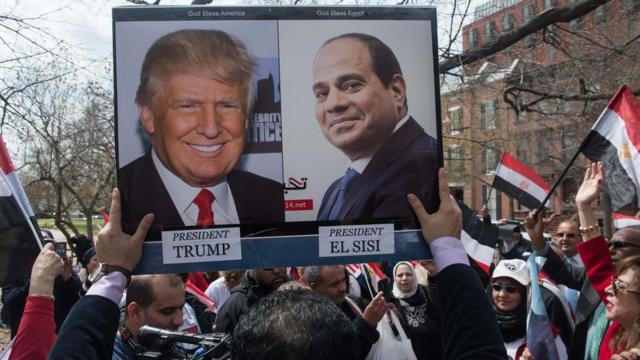 Сторонники египетского президент у Белого дома 3 апреля 2017 года